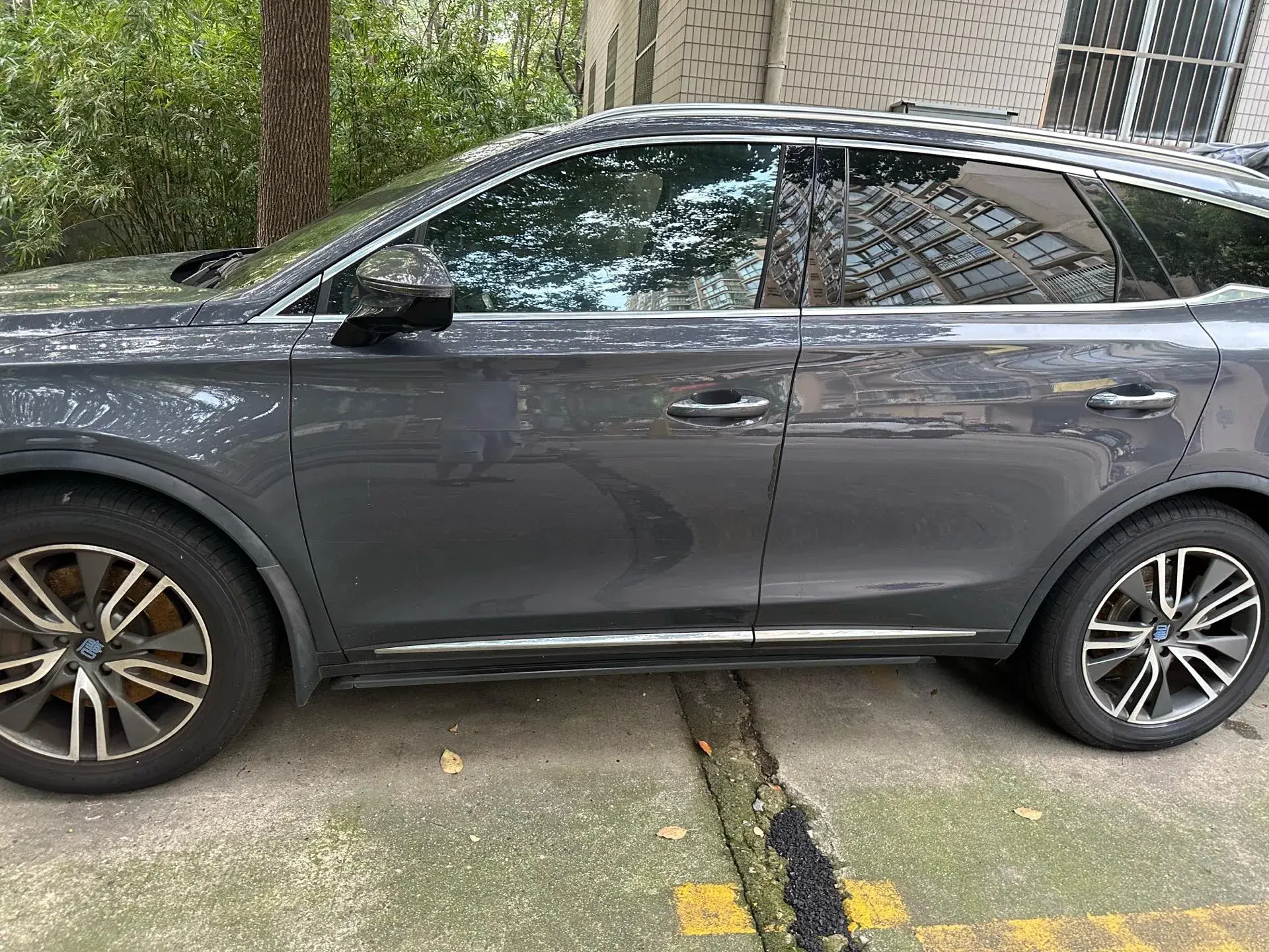 2018 BYD TANG thumbnail 2