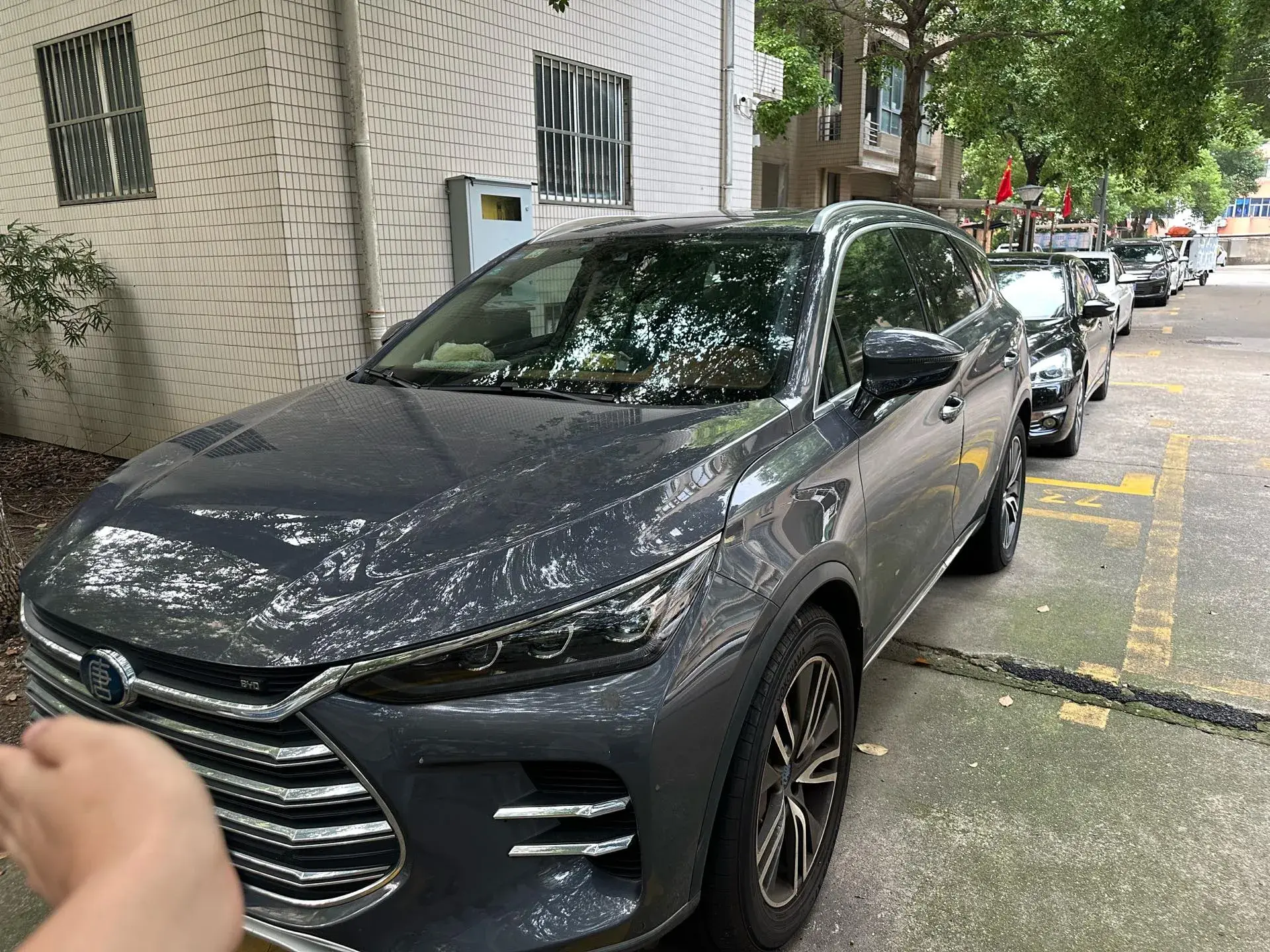 2018 BYD TANG view 1