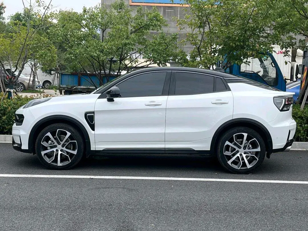 2020 LYNK&CO 05 thumbnail 3