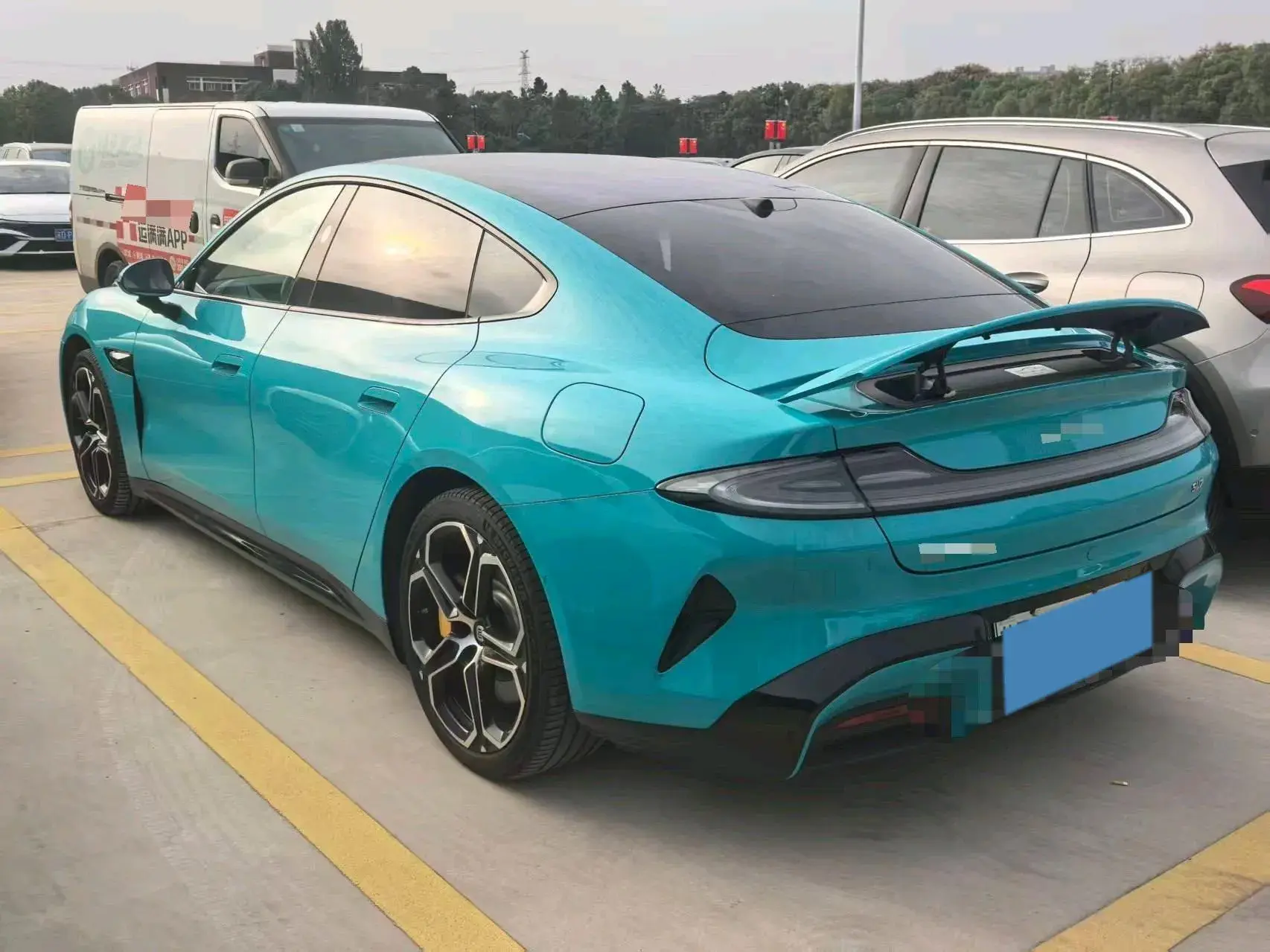 2024 MI SU7 thumbnail 3