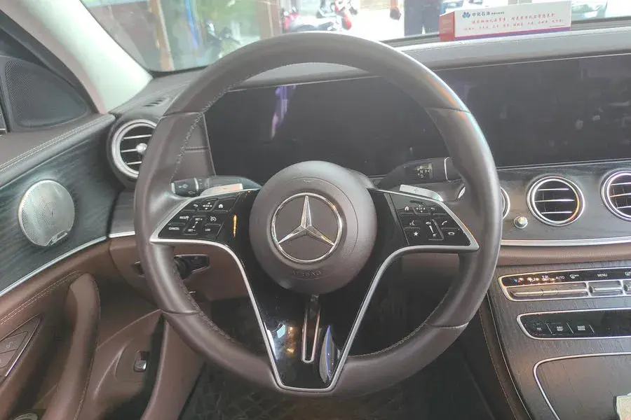 2023 MERCEDES-BENZ E thumbnail 4