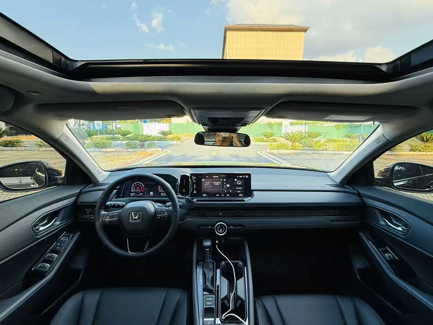 2023 HONDA ACCORD thumbnail 3