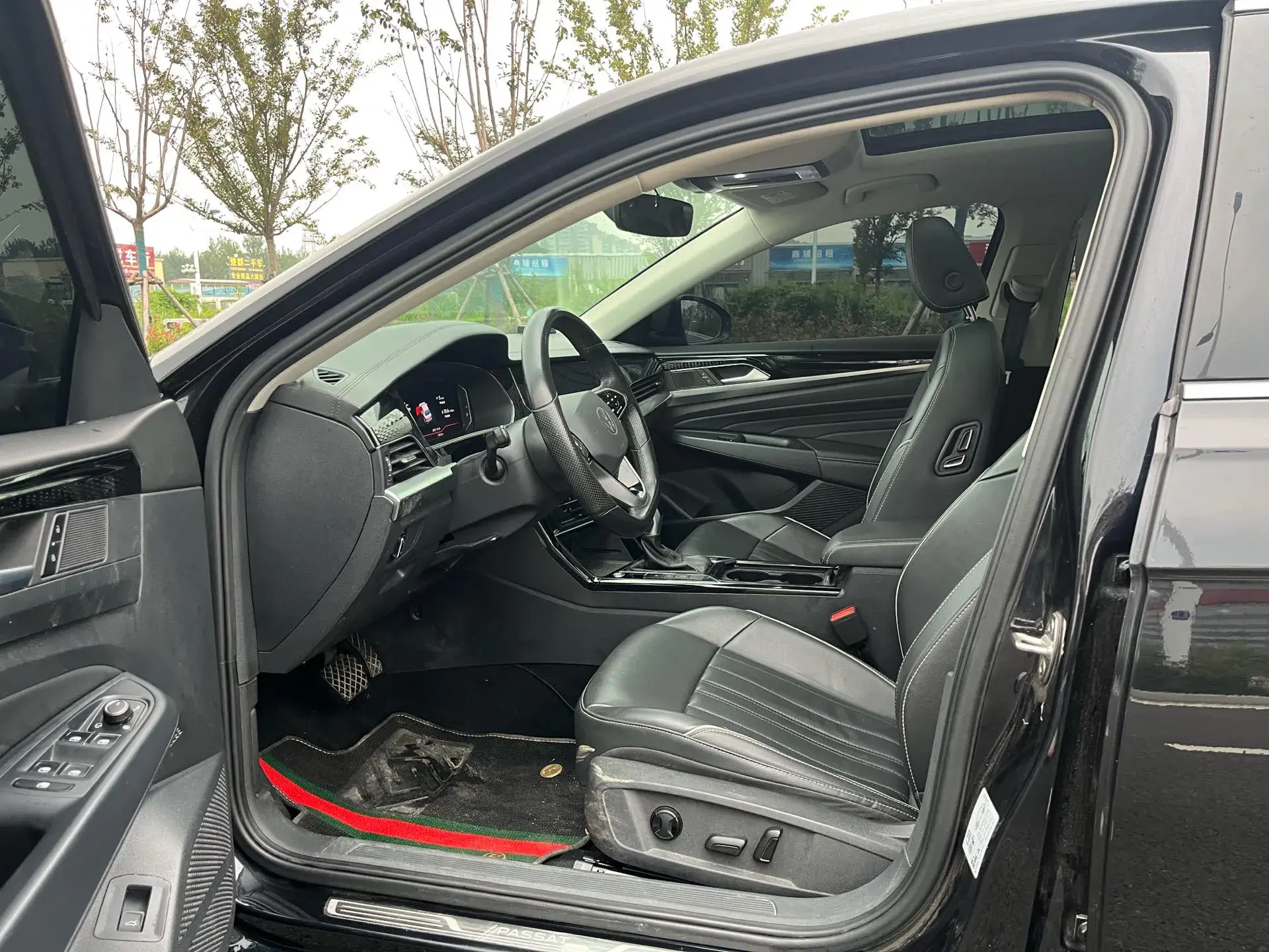 2022 VOLKSWAGEN PASSAT thumbnail 4