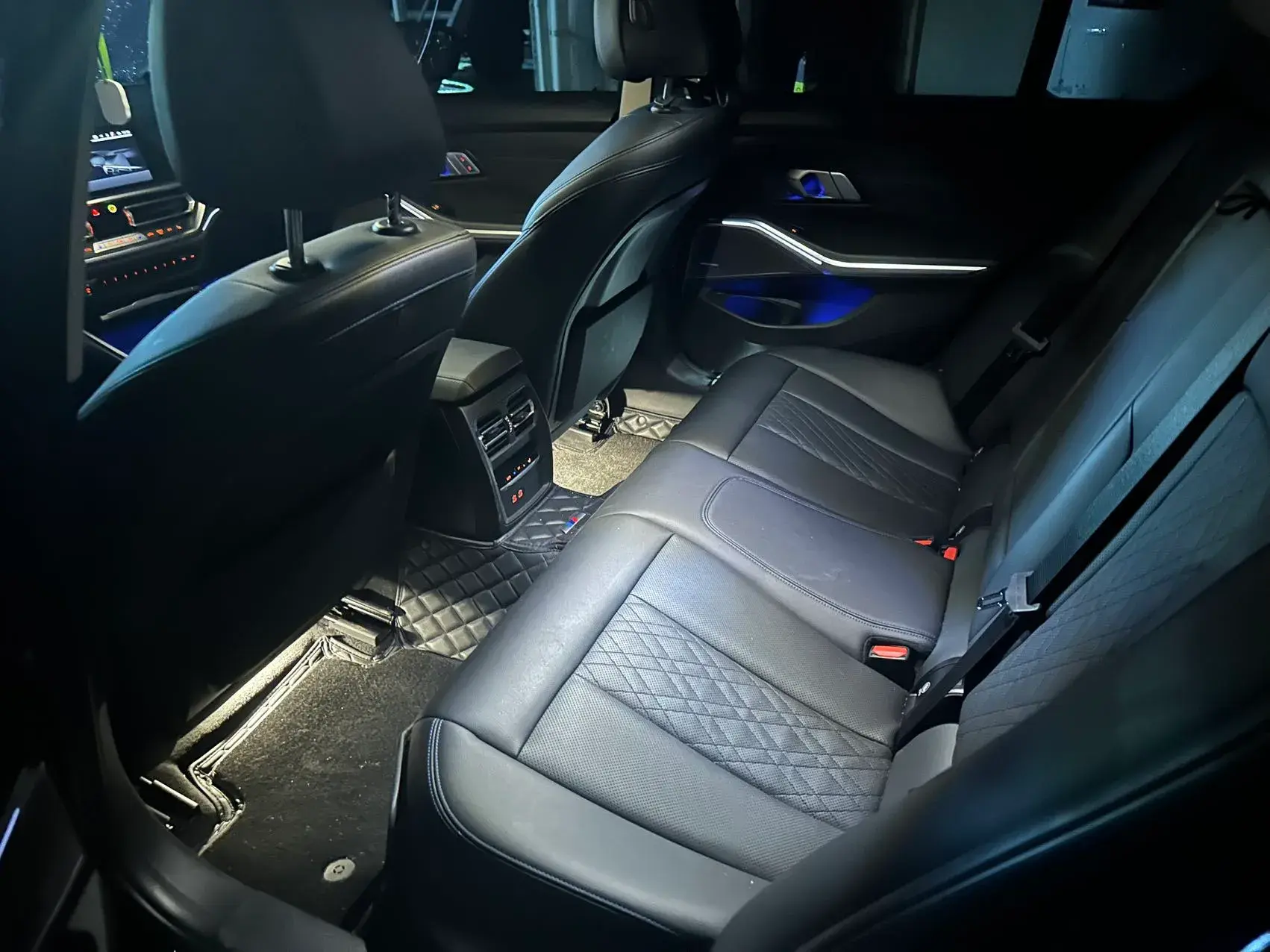 2022 BMW 3 thumbnail 4