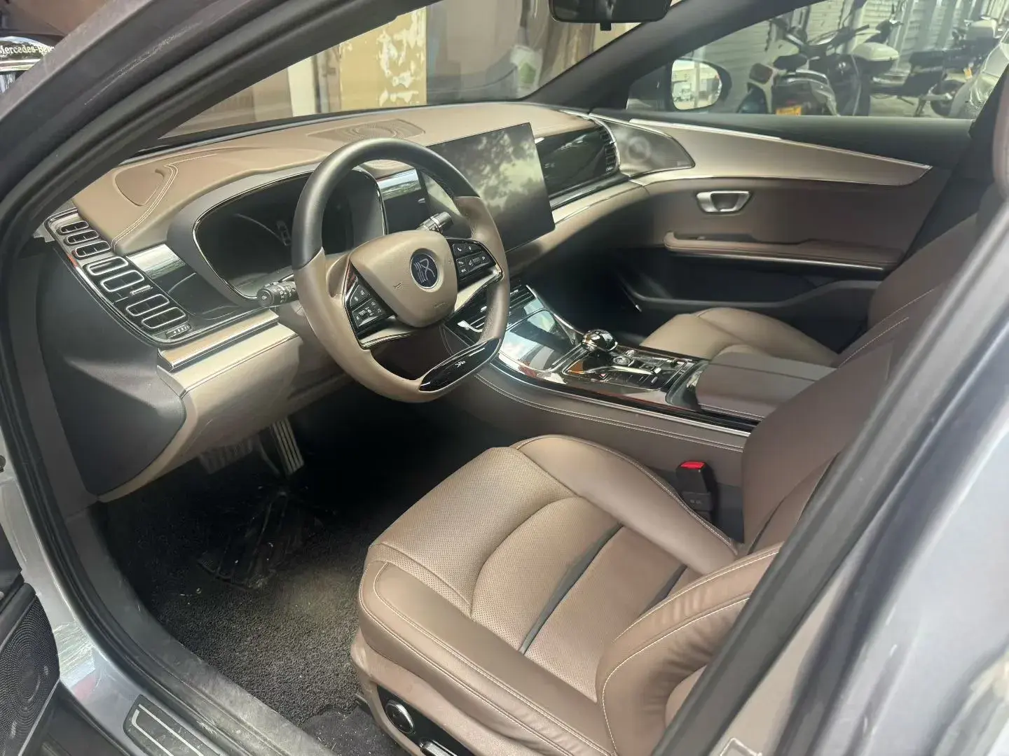 2020 BYD HAN thumbnail 3