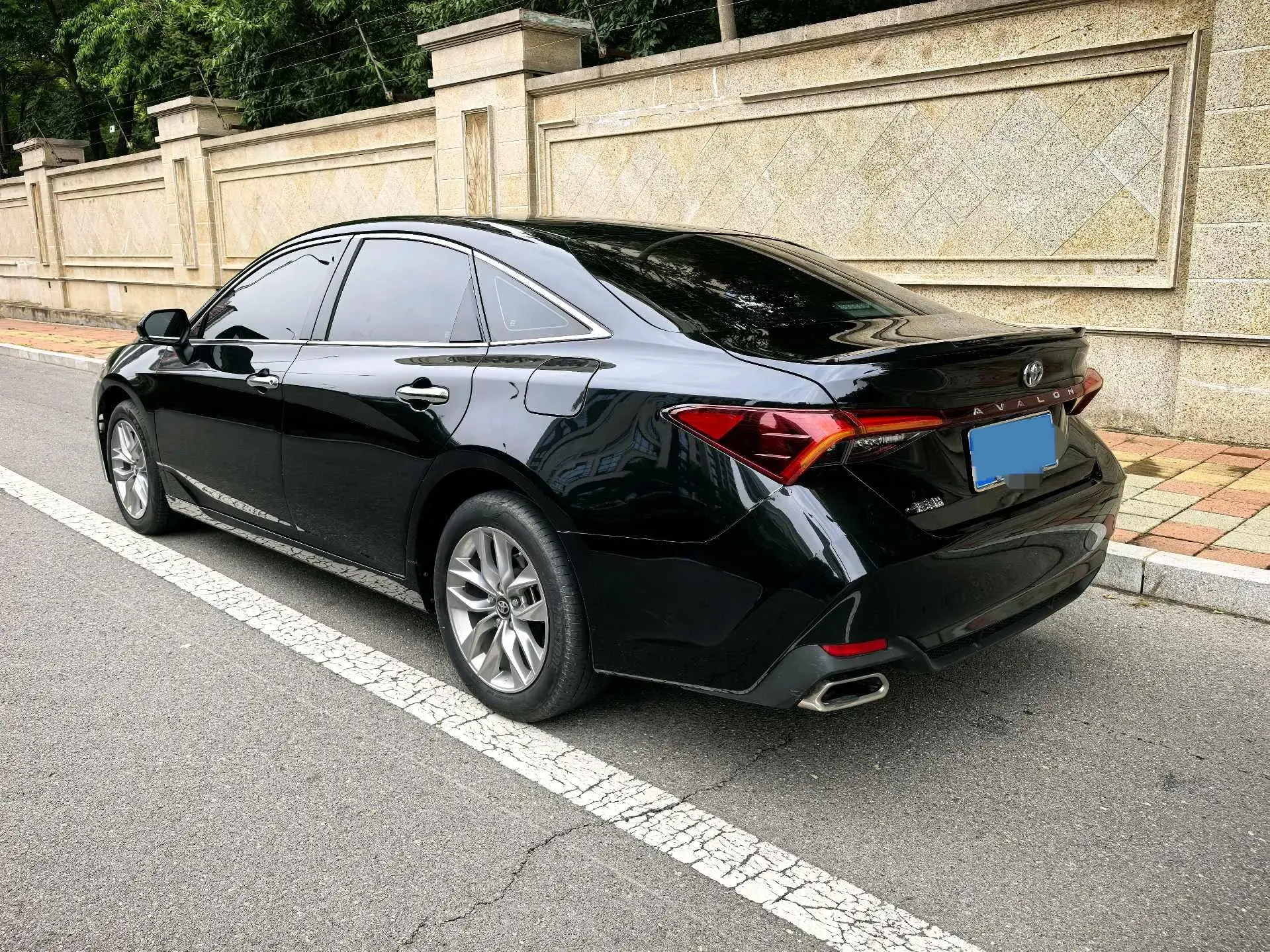 2019 TOYOTA AVALON thumbnail 4