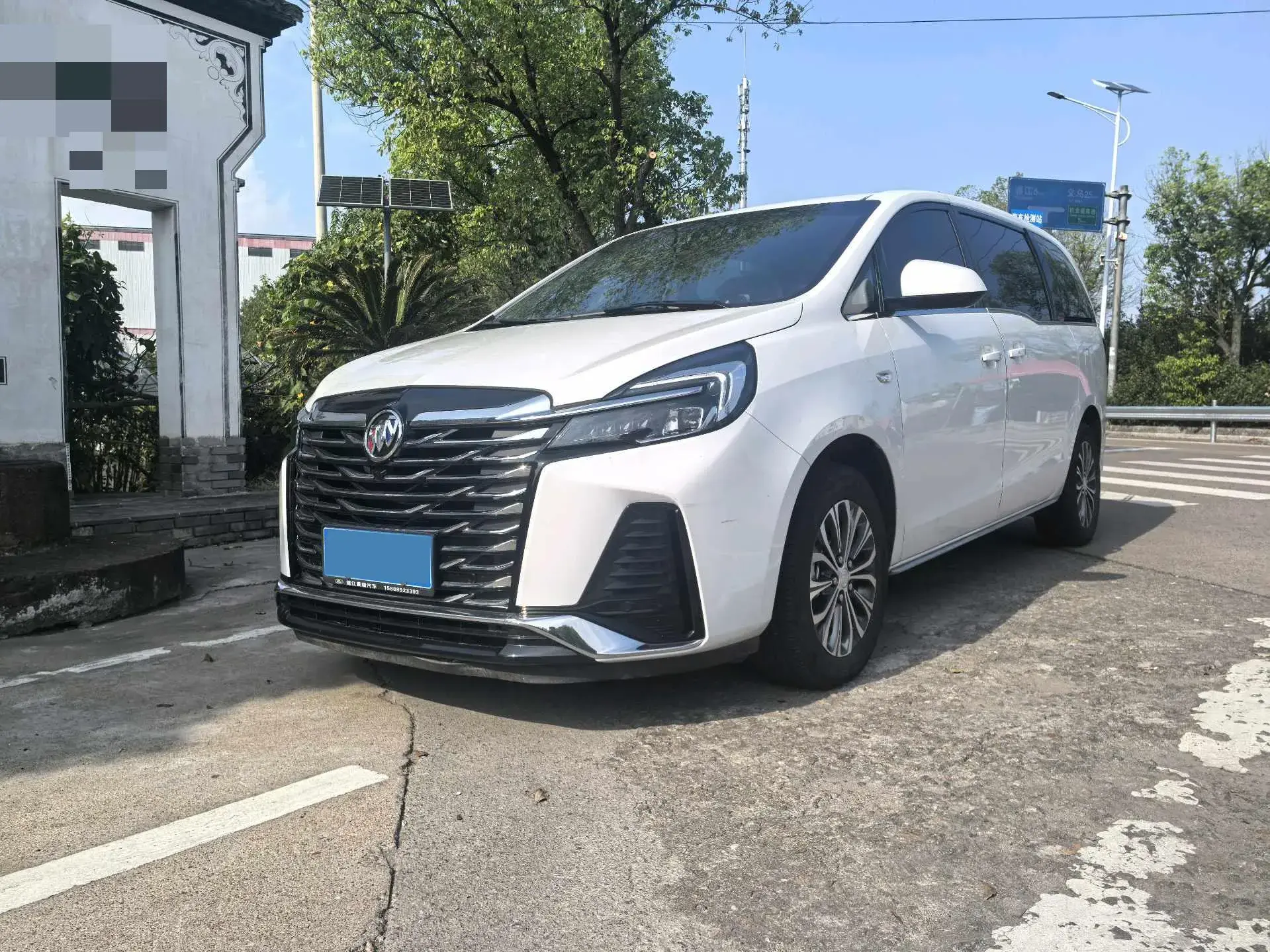 2023 BUICK GL8 view 1