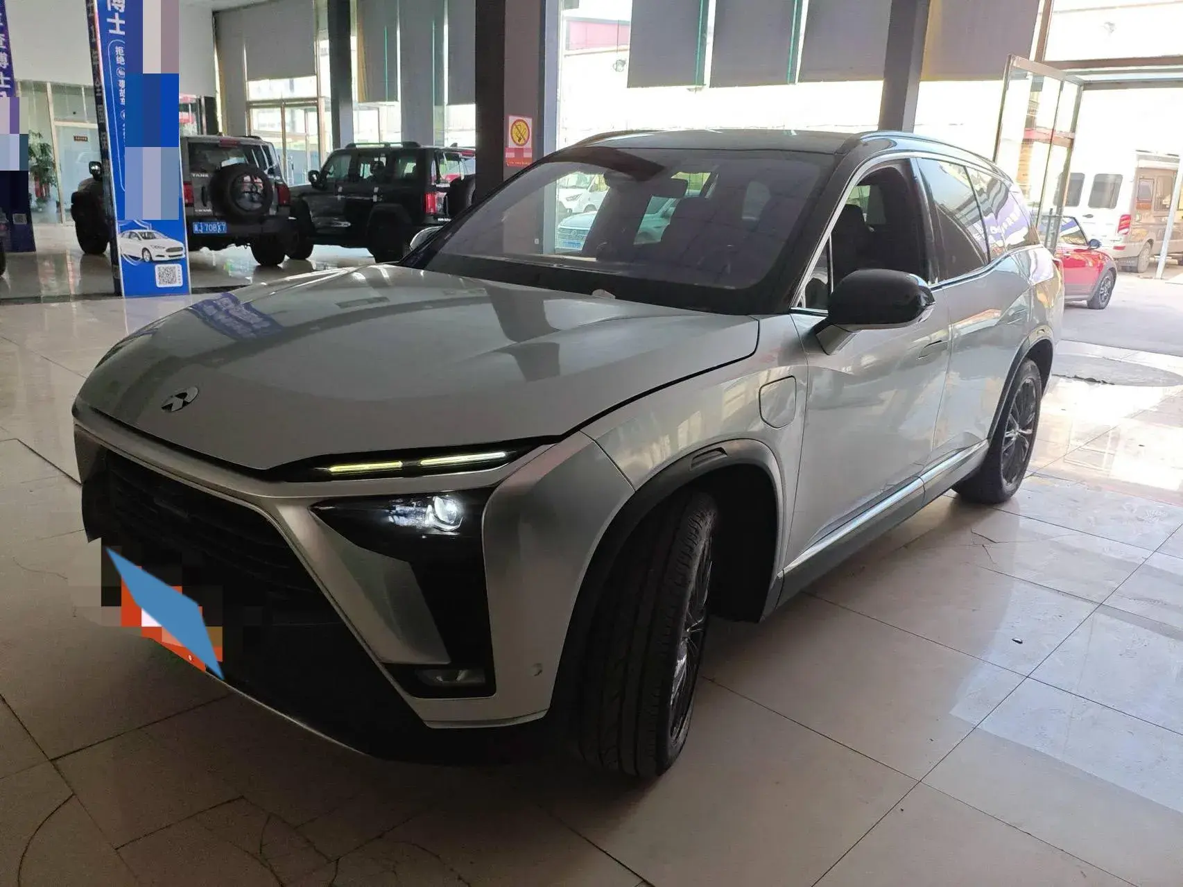 2020 NIO ES8 view 1