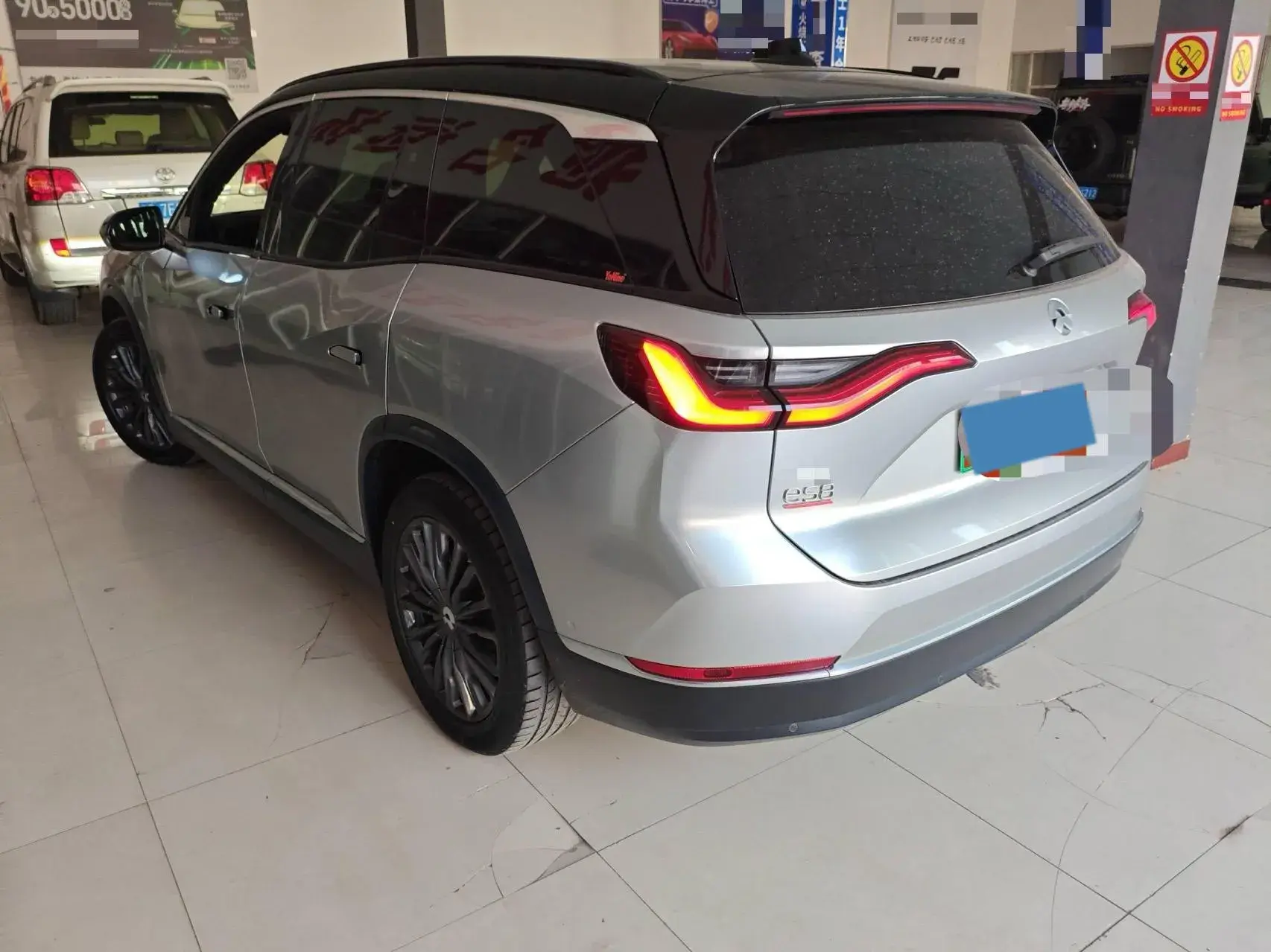 2020 NIO ES8 thumbnail 4