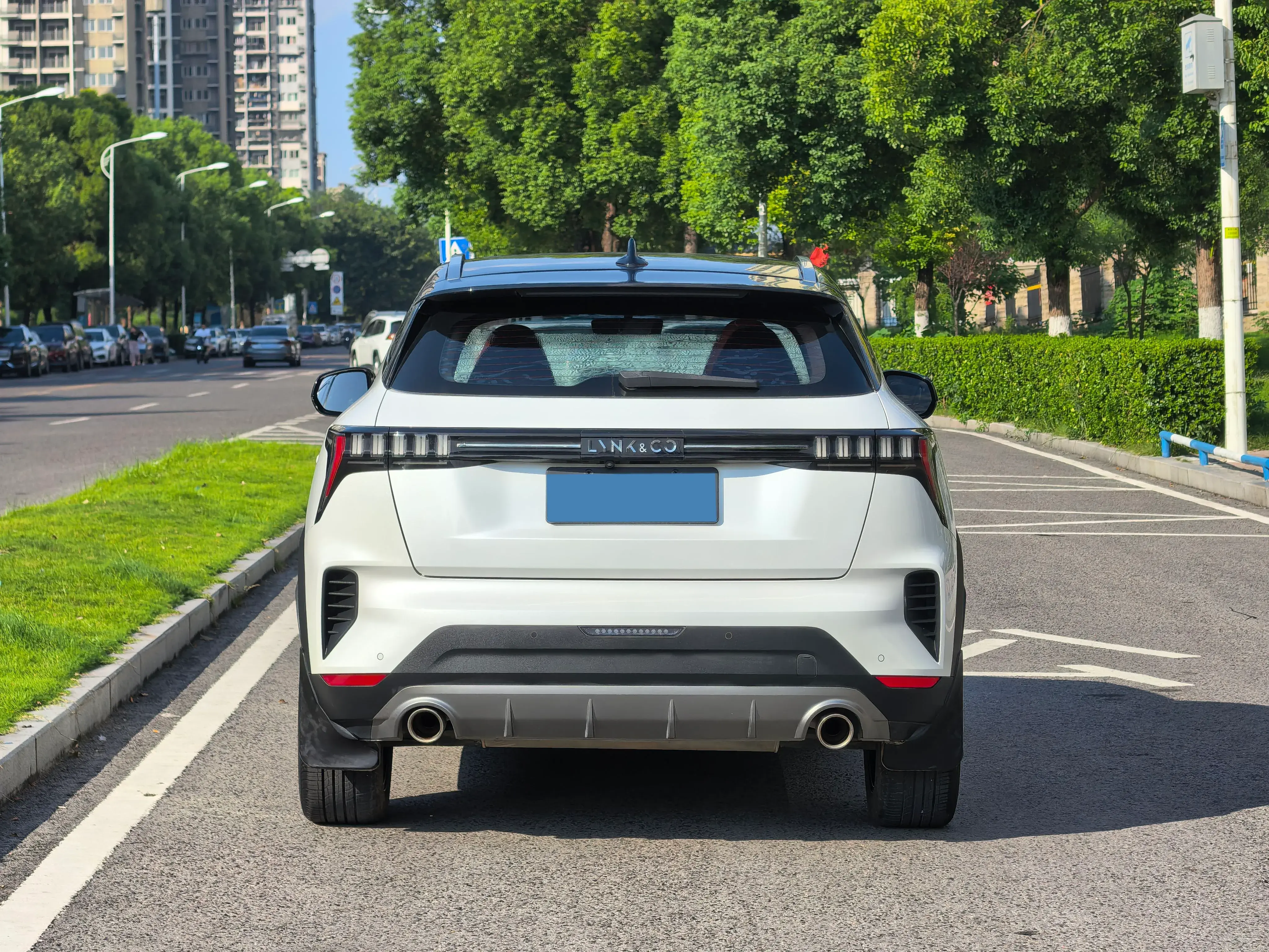 2020 LYNK&CO 06 thumbnail 4