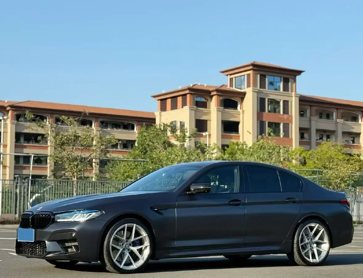 2020 BMW 5 Series 3.0T 340HP L6 8AT