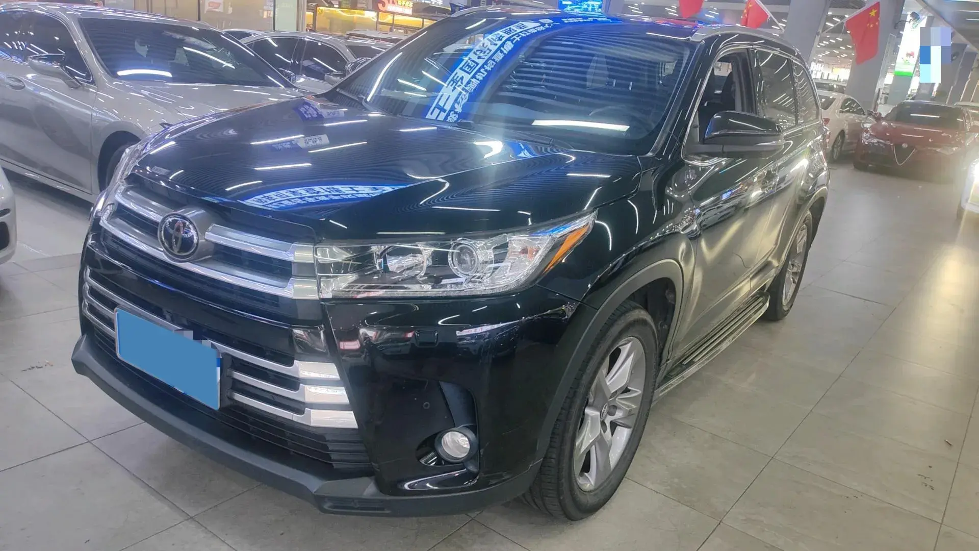 2018 TOYOTA HIGHLANDER view 1