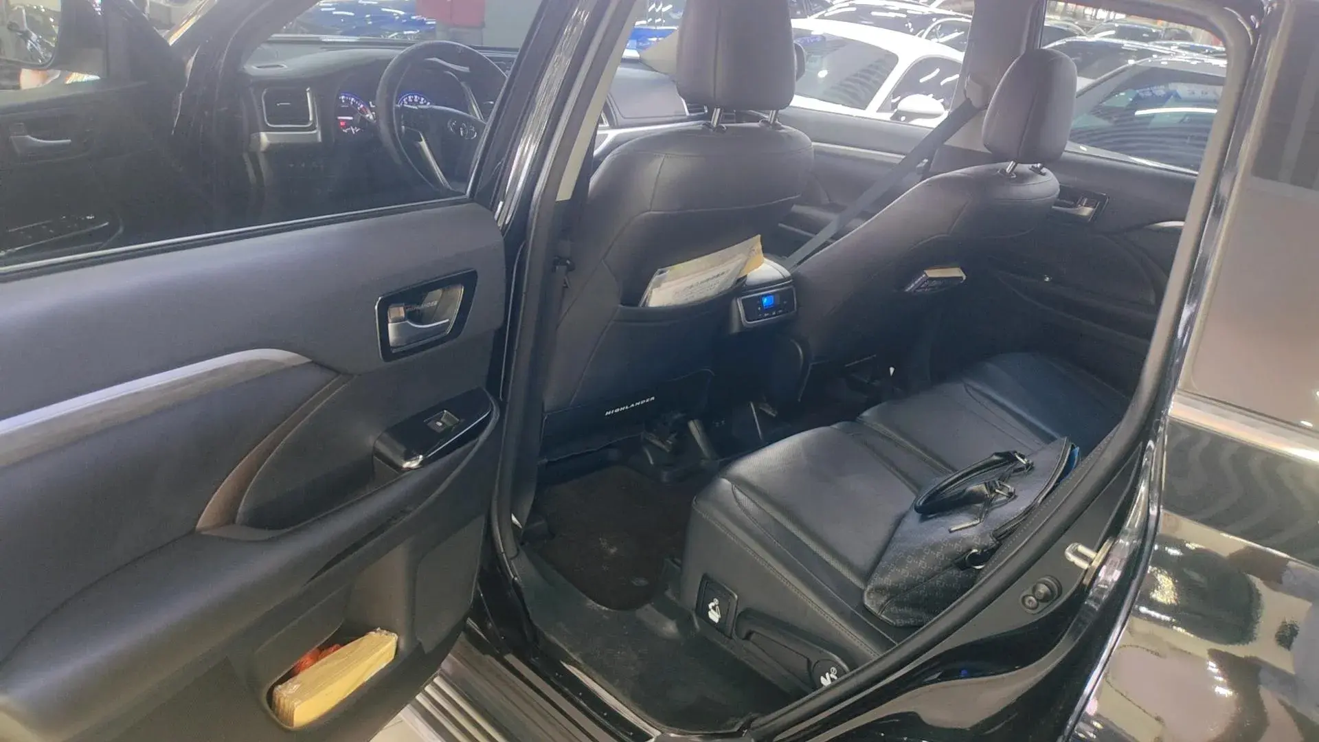 2018 TOYOTA HIGHLANDER thumbnail 3