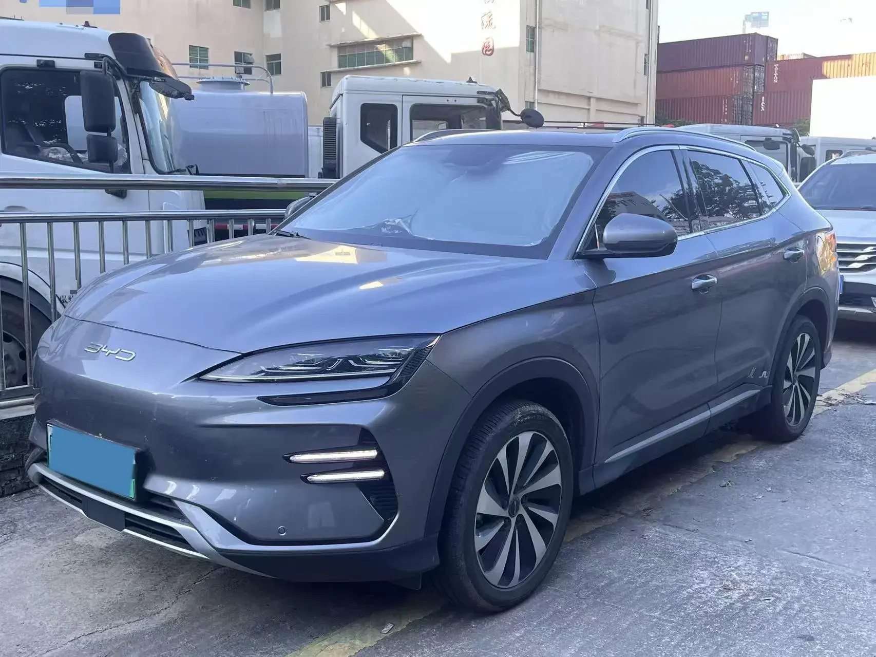 2023 BYD SONG view 1