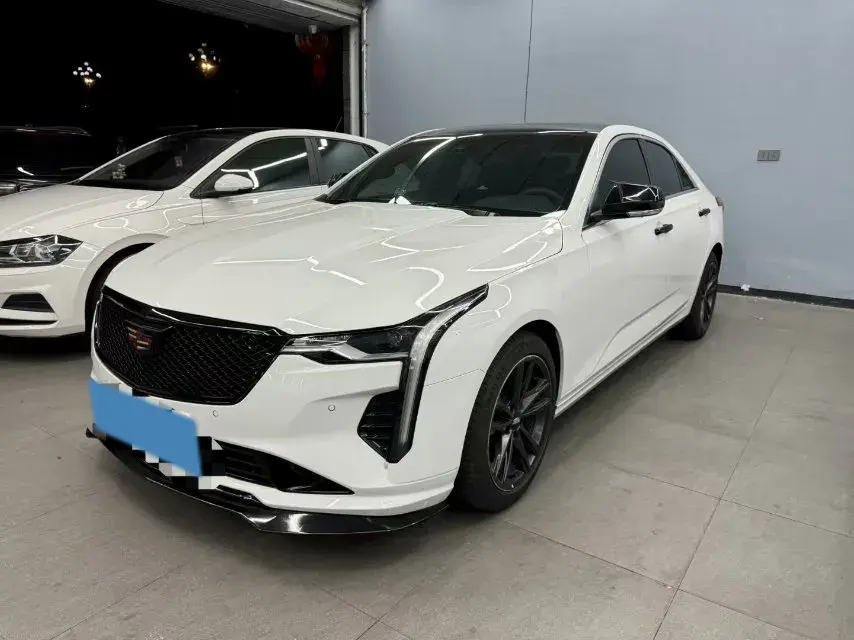 2023 CADILLAC CT4 view 1