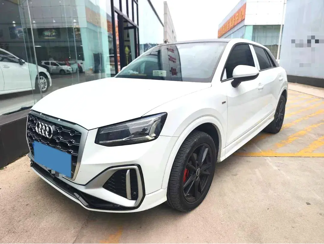 2022 AUDI Q2L view 1