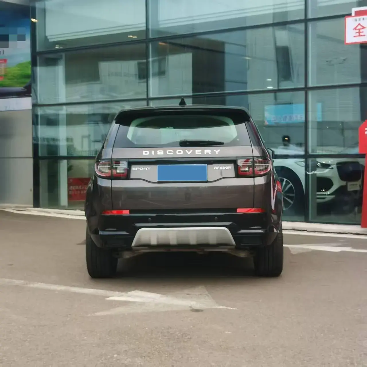 2024 LAND ROVER thumbnail 4