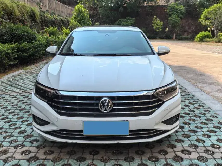 2019 VOLKSWAGEN SAGITAR thumbnail 2