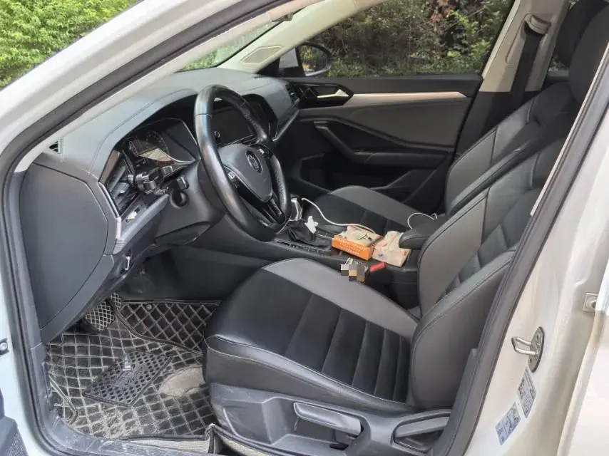 2019 VOLKSWAGEN SAGITAR thumbnail 4