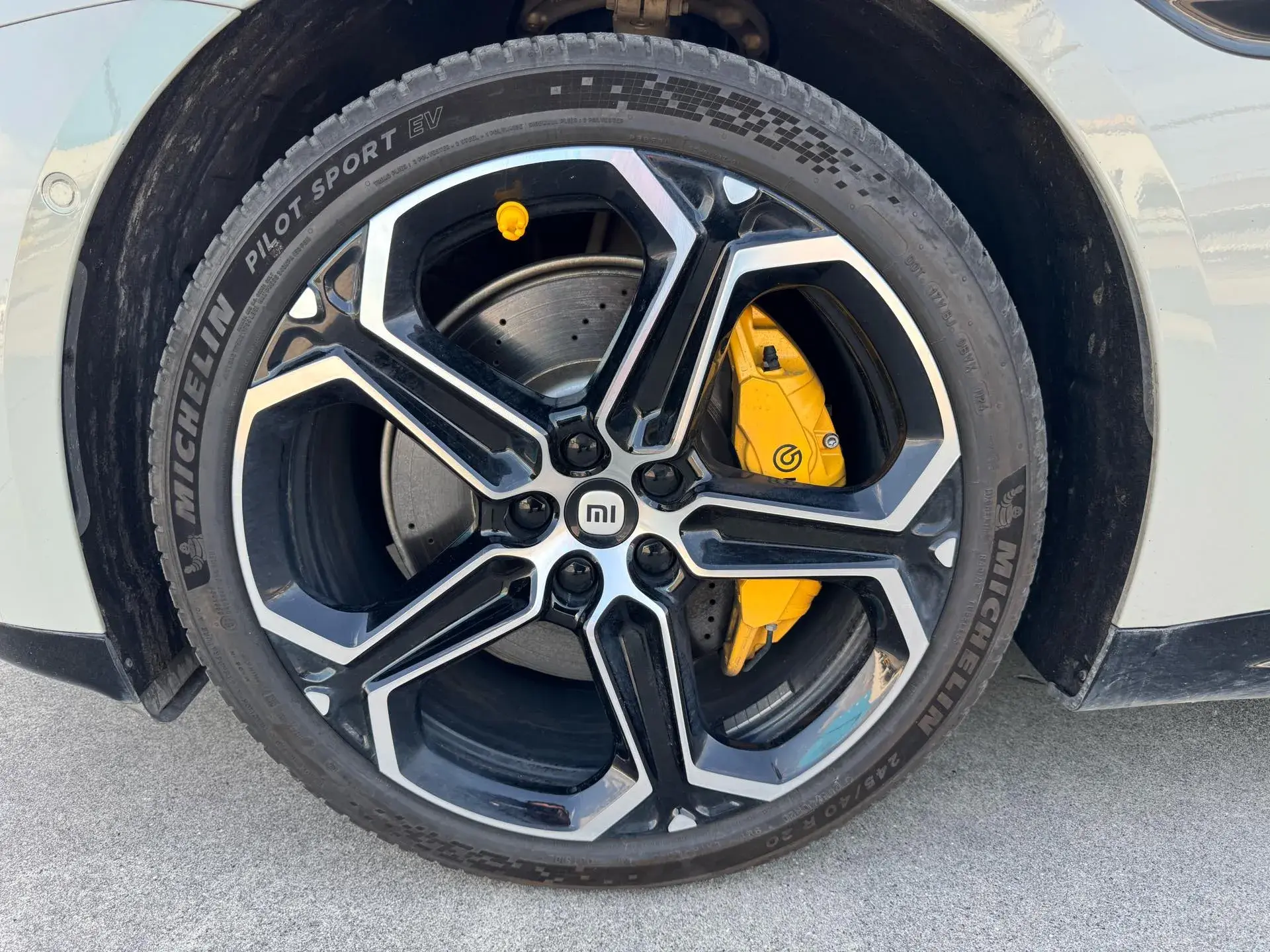 2024 MI SU7 thumbnail 3