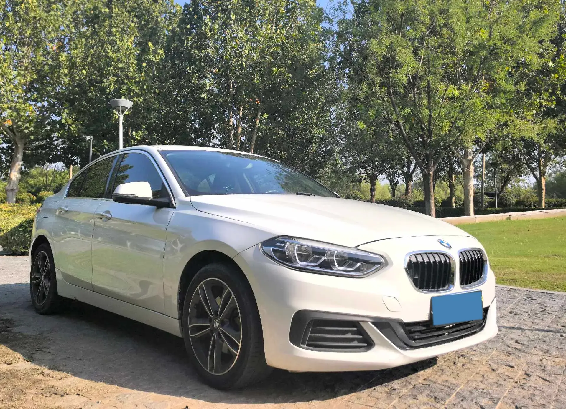 2020 BMW 1 thumbnail 3