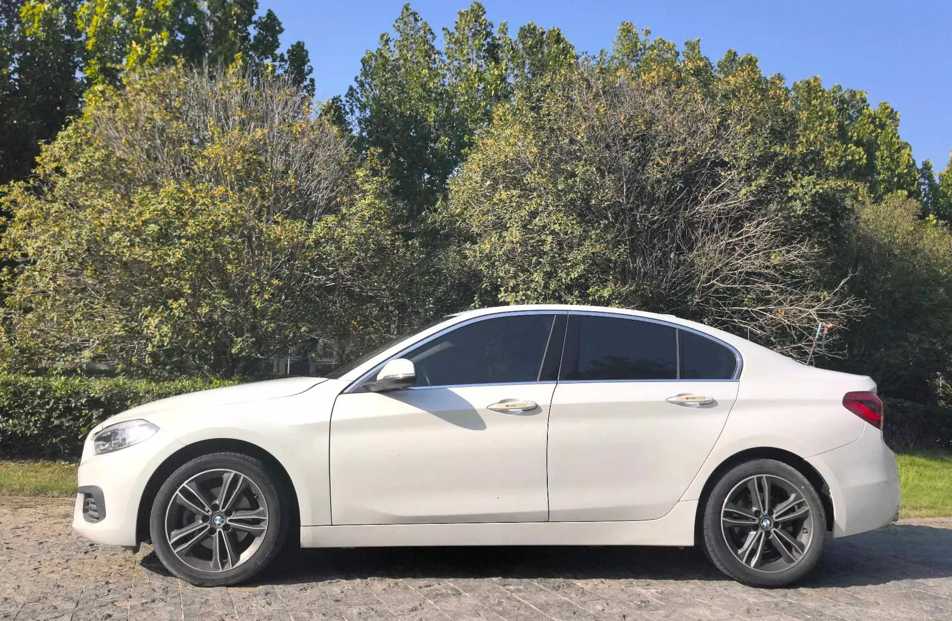 2020 BMW 1 thumbnail 4