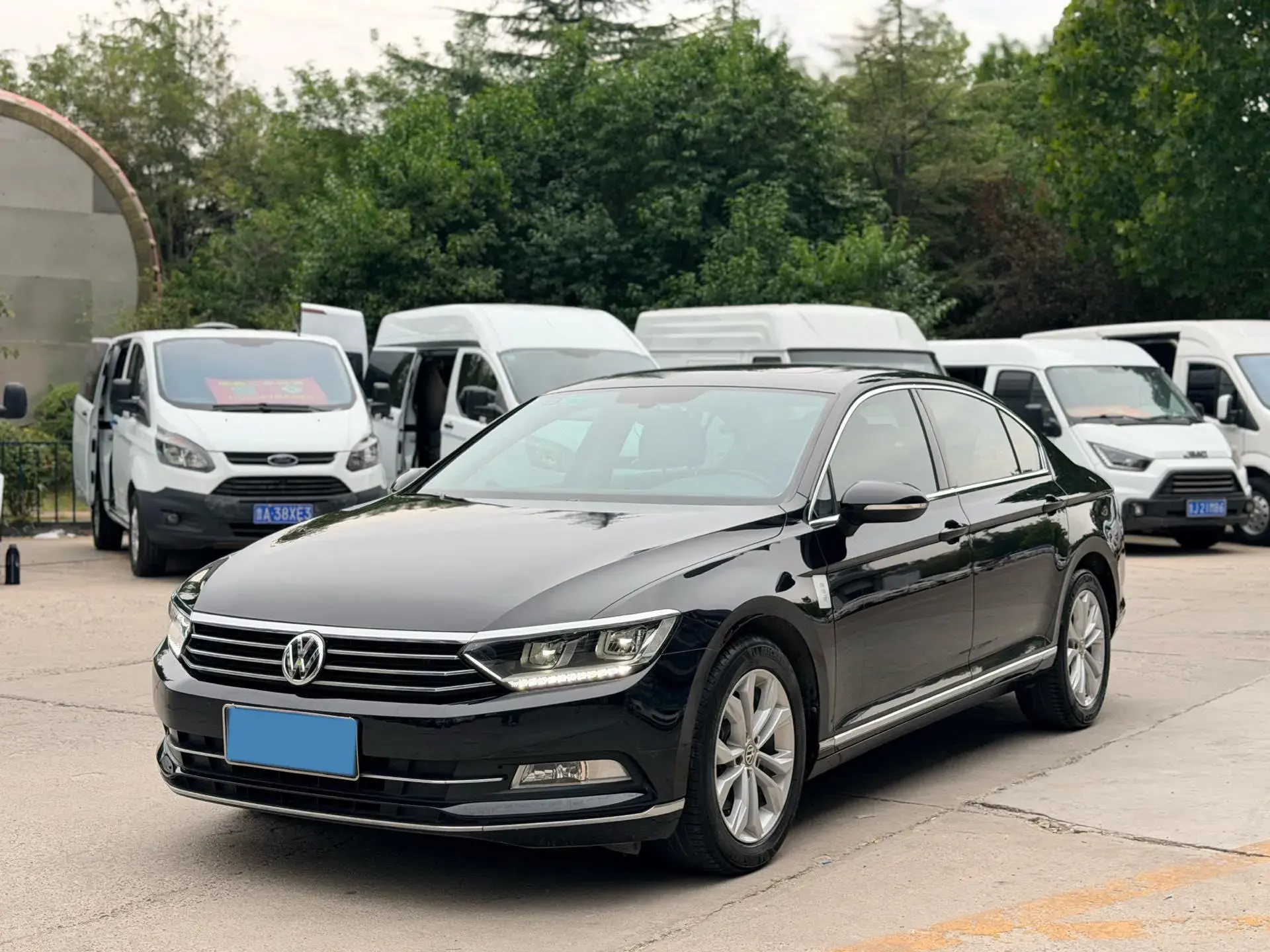 2019 VOLKSWAGEN MAGOTAN view 1