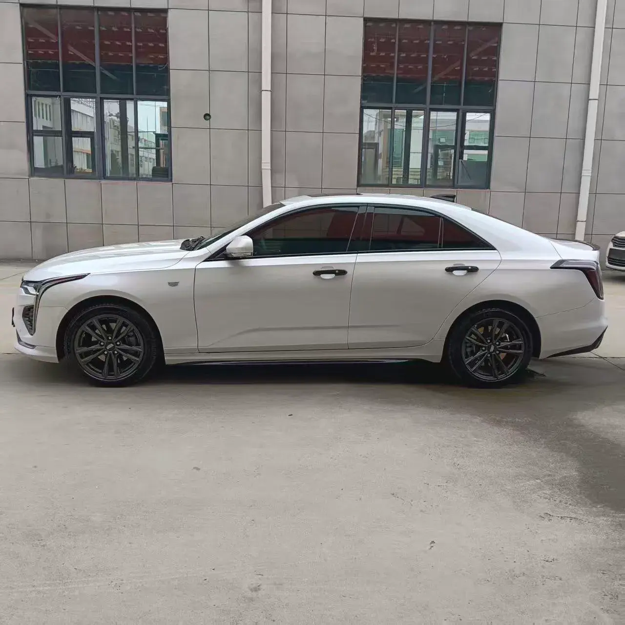 2023 CADILLAC CT4 thumbnail 3