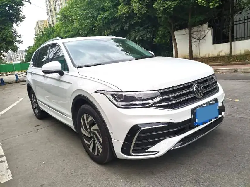 2024 VOLKSWAGEN TIGUAN thumbnail 2