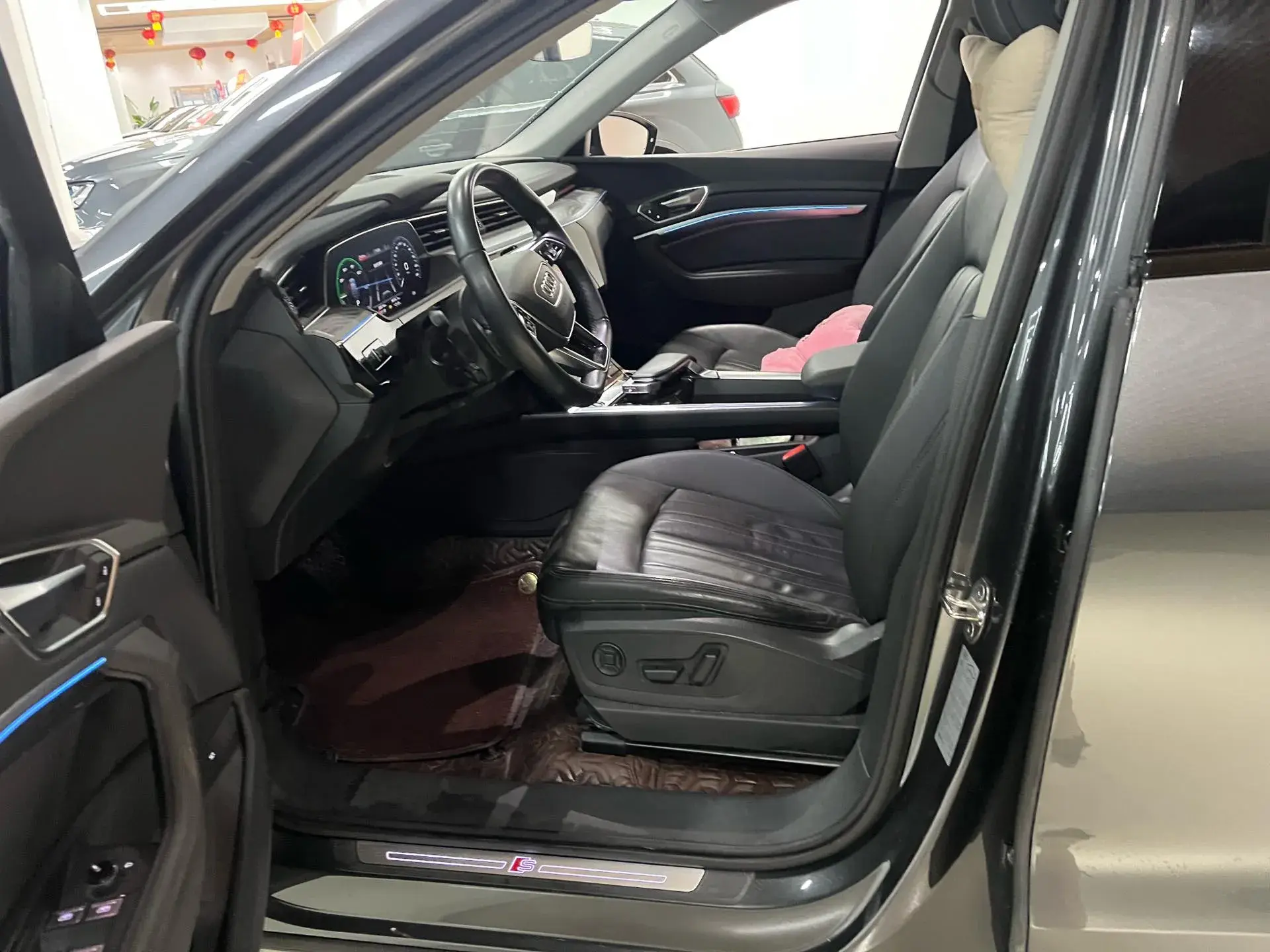 2022 AUDI E-TRON thumbnail 2