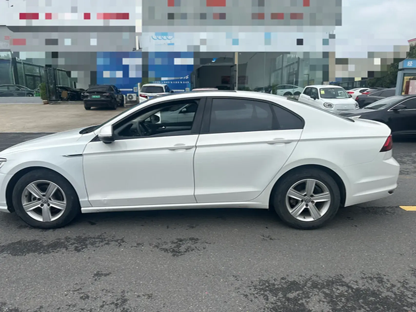 2019 VOLKSWAGEN LAMANDO thumbnail 3