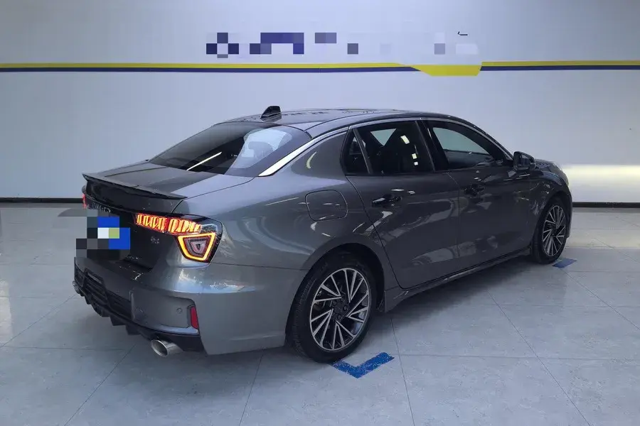 2022 LYNK&CO 03 thumbnail 2