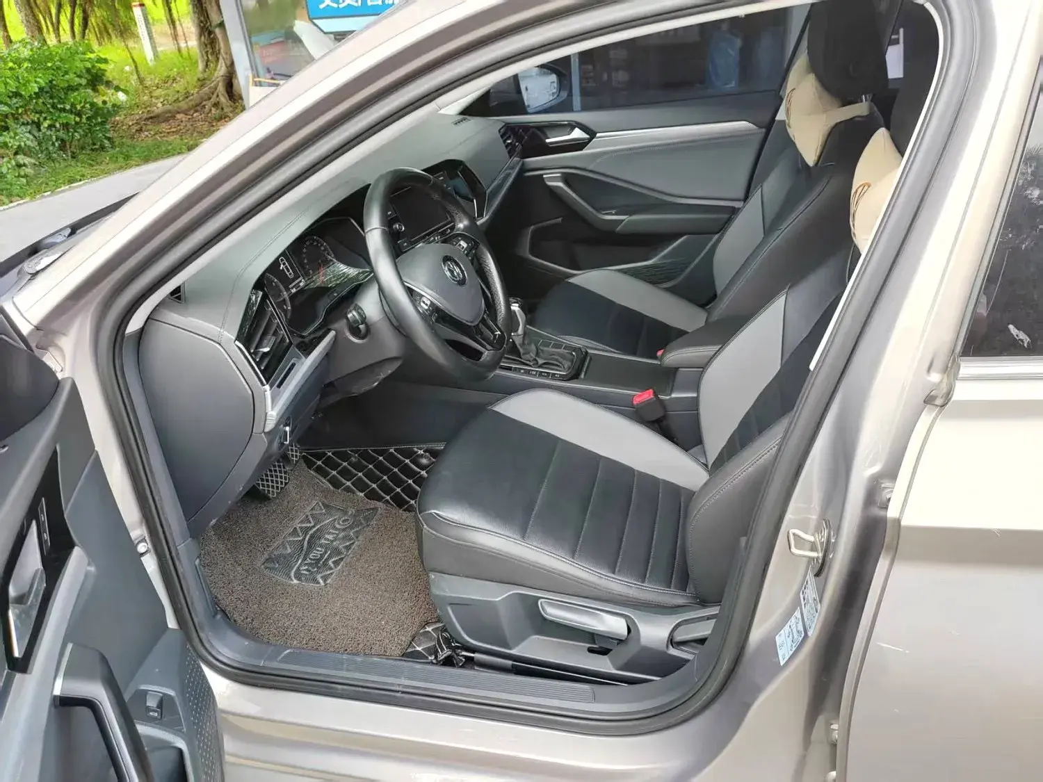 2019 VOLKSWAGEN SAGITAR thumbnail 4