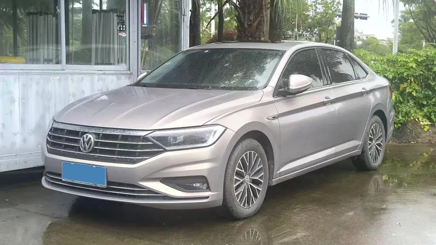 2019 VOLKSWAGEN SAGITAR view 1