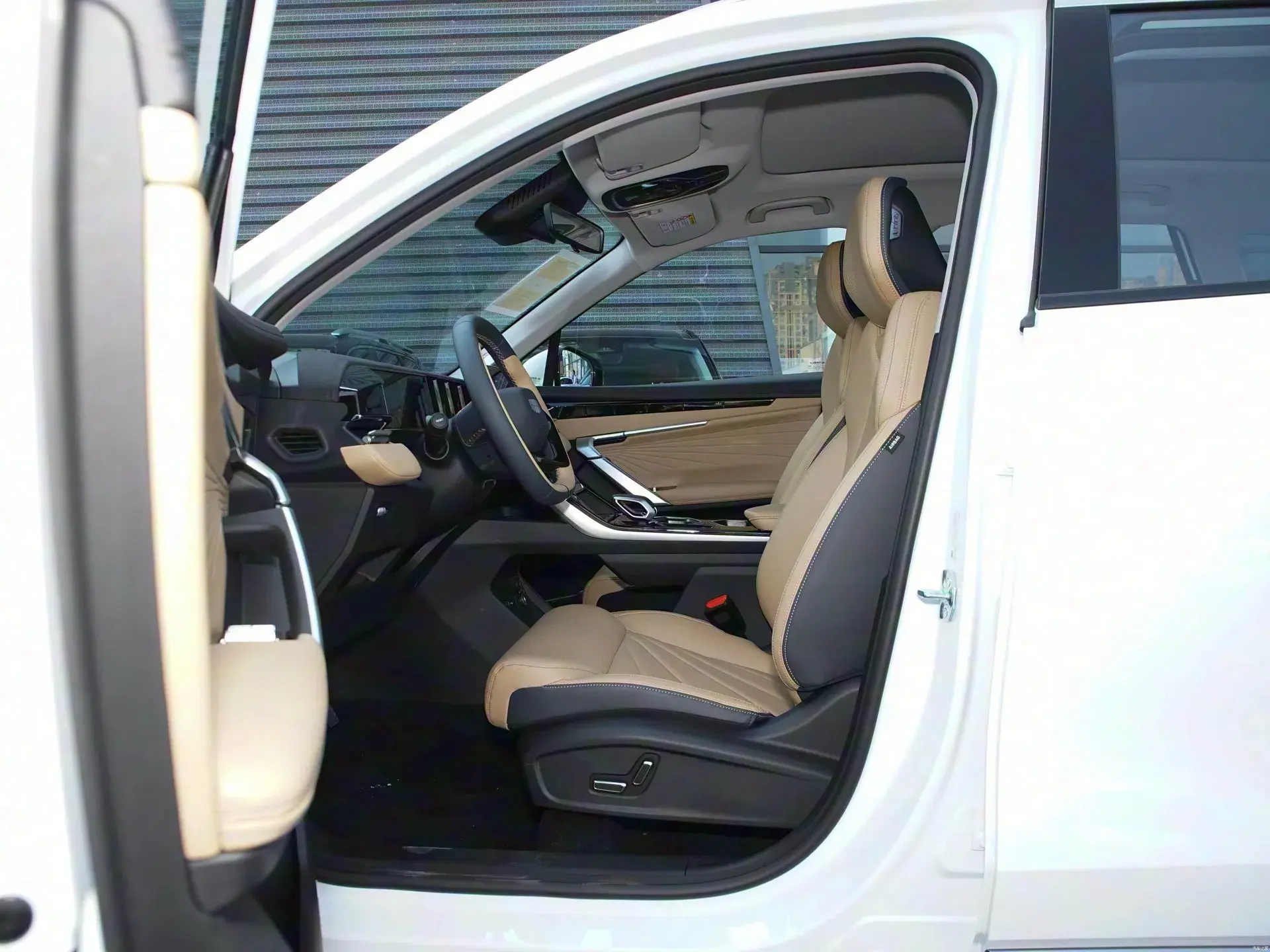 2023 GEELY STARRAY thumbnail 4