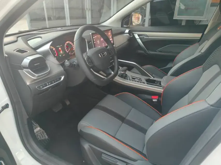 2023 GEELY COOLRAY thumbnail 4