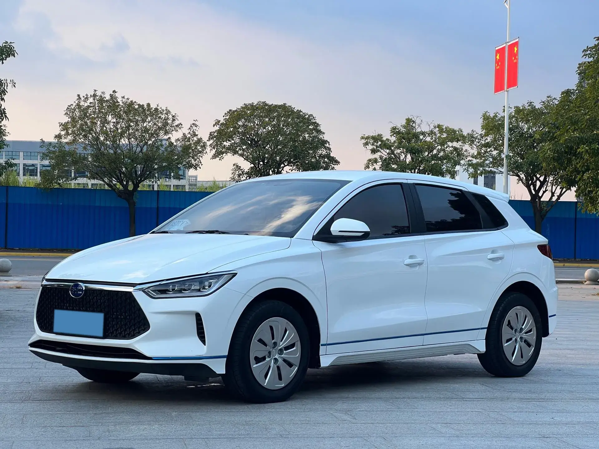 2019 BYD E2 view 1