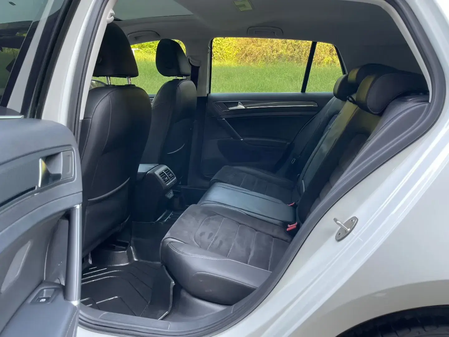 2020 VOLKSWAGEN GOLF thumbnail 3