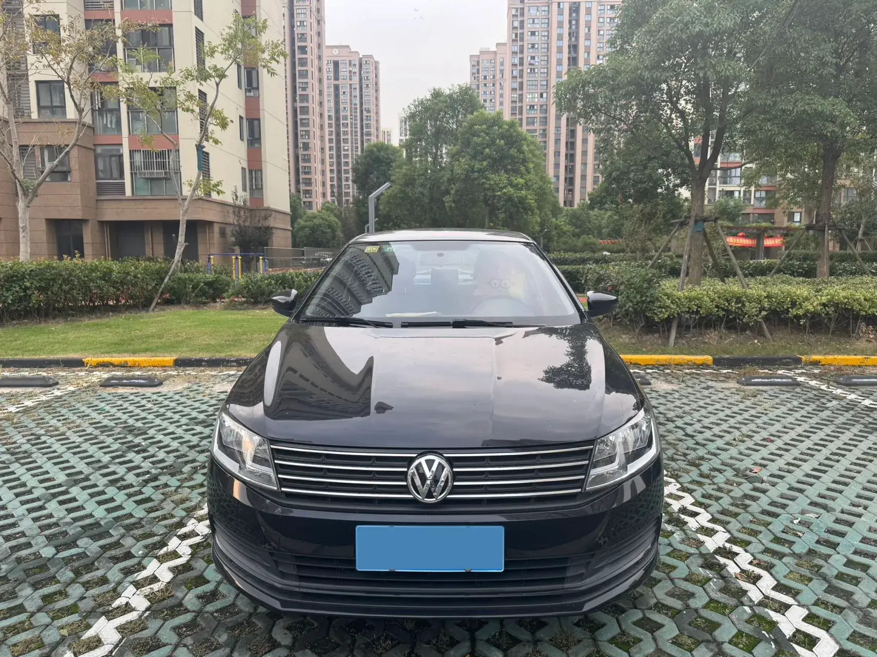 2017 VOLKSWAGEN LAVIDA thumbnail 2