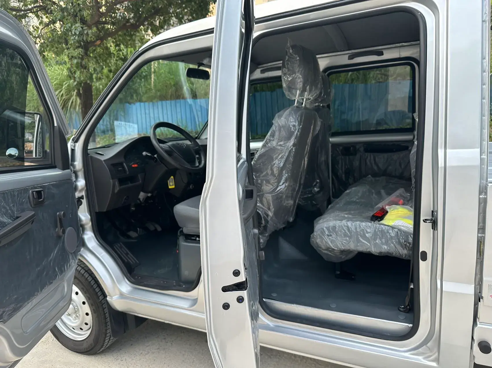 2022 WULING RONGGUANG thumbnail 4