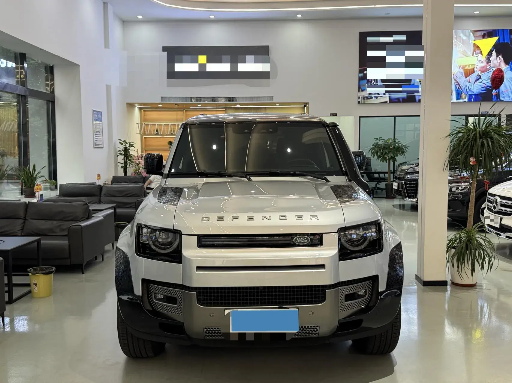 2024 LAND ROVER thumbnail 2