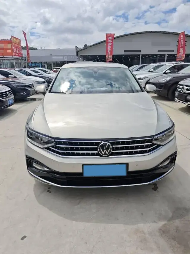 2023 VOLKSWAGEN MAGOTAN thumbnail 2