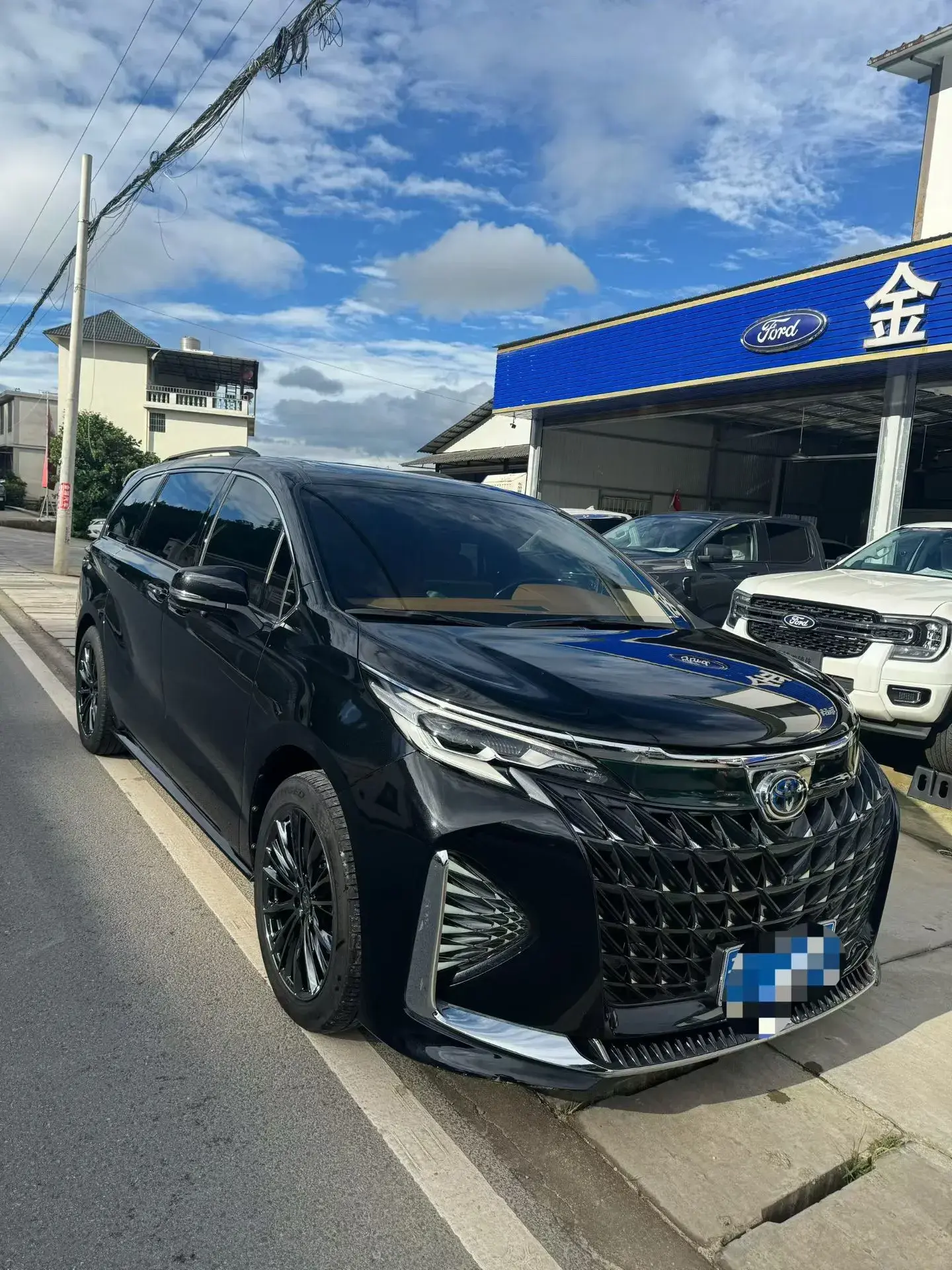 2023 TOYOTA SIENNA thumbnail 3