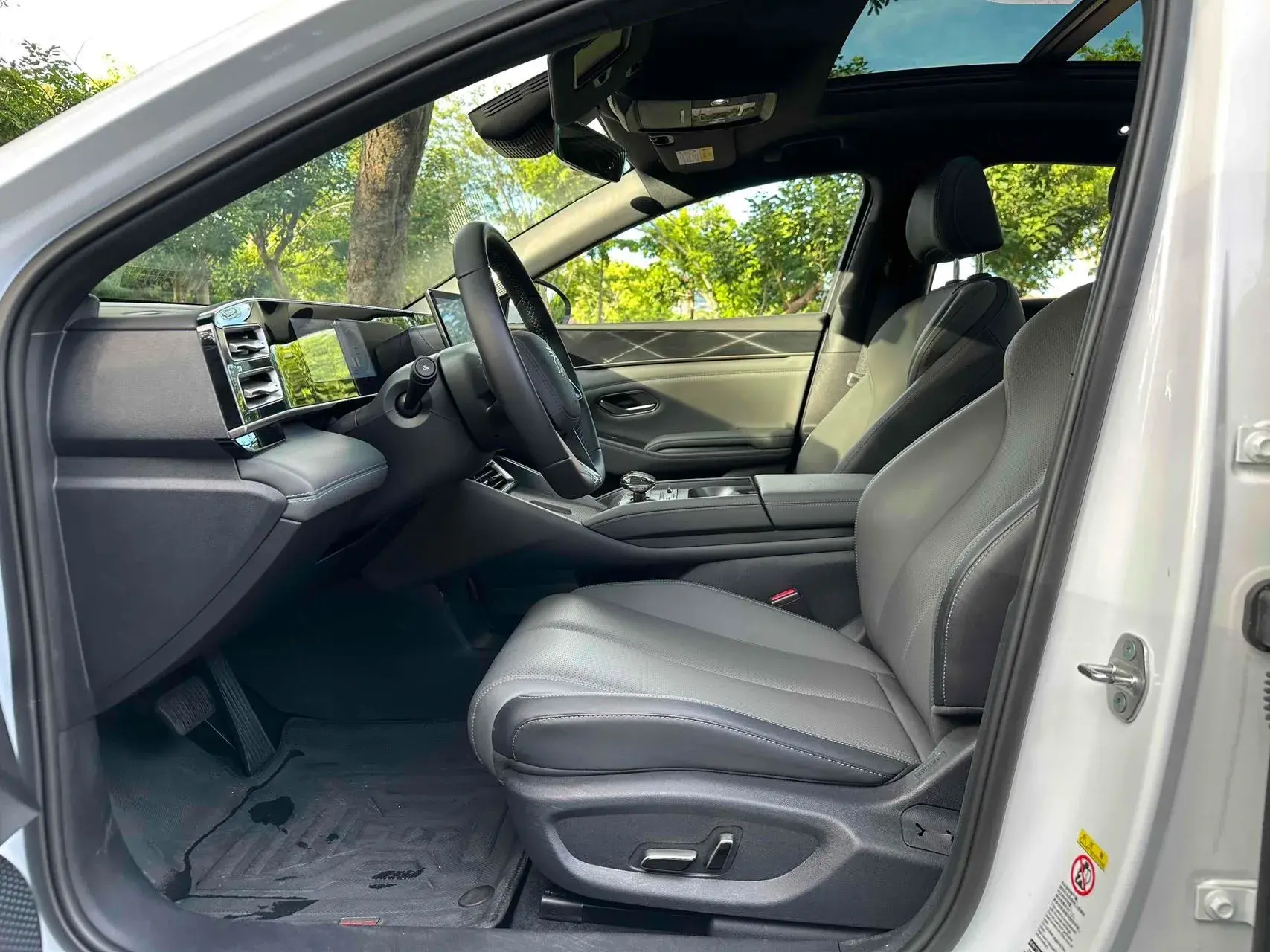 2024 BYD QINL thumbnail 4