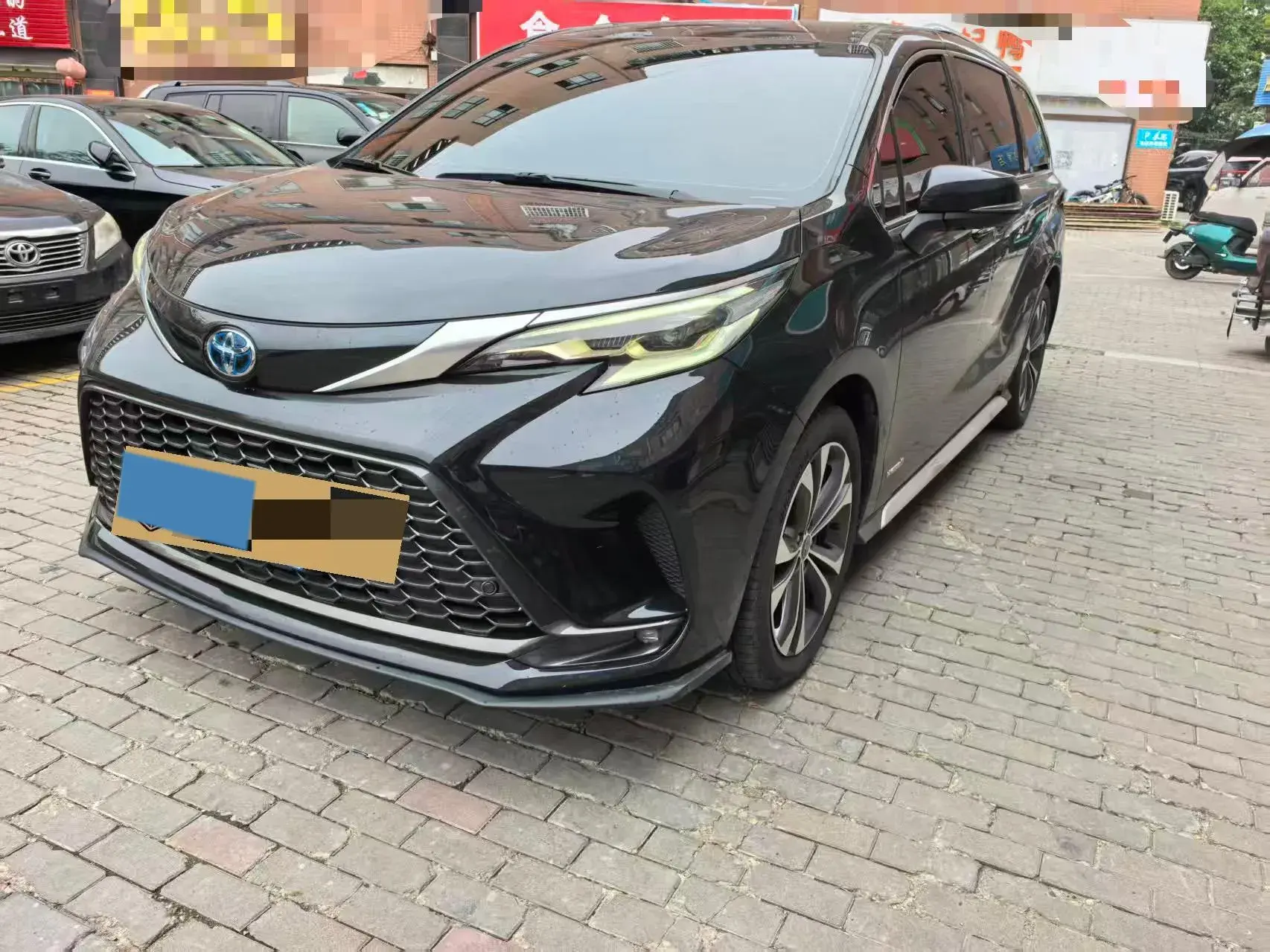 2023 TOYOTA GRANVIA view 1