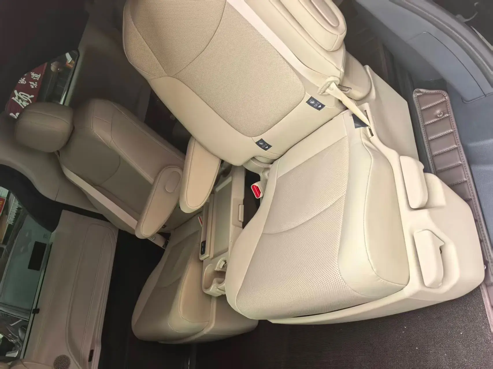 2023 TOYOTA GRANVIA thumbnail 4