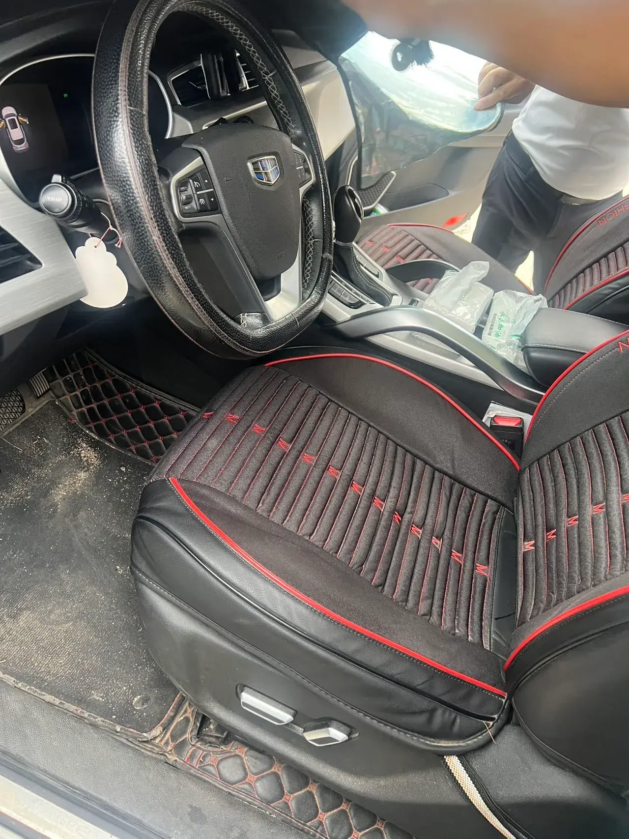 2018 GEELY AZKARRA thumbnail 3