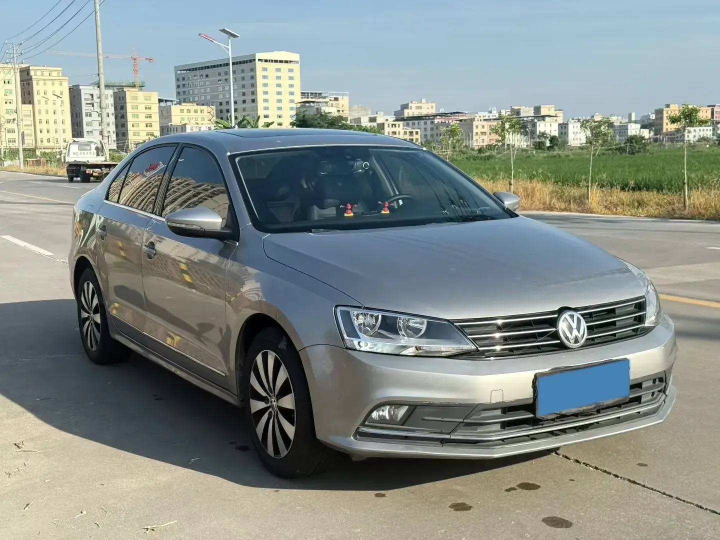 2018 VOLKSWAGEN SAGITAR thumbnail 3