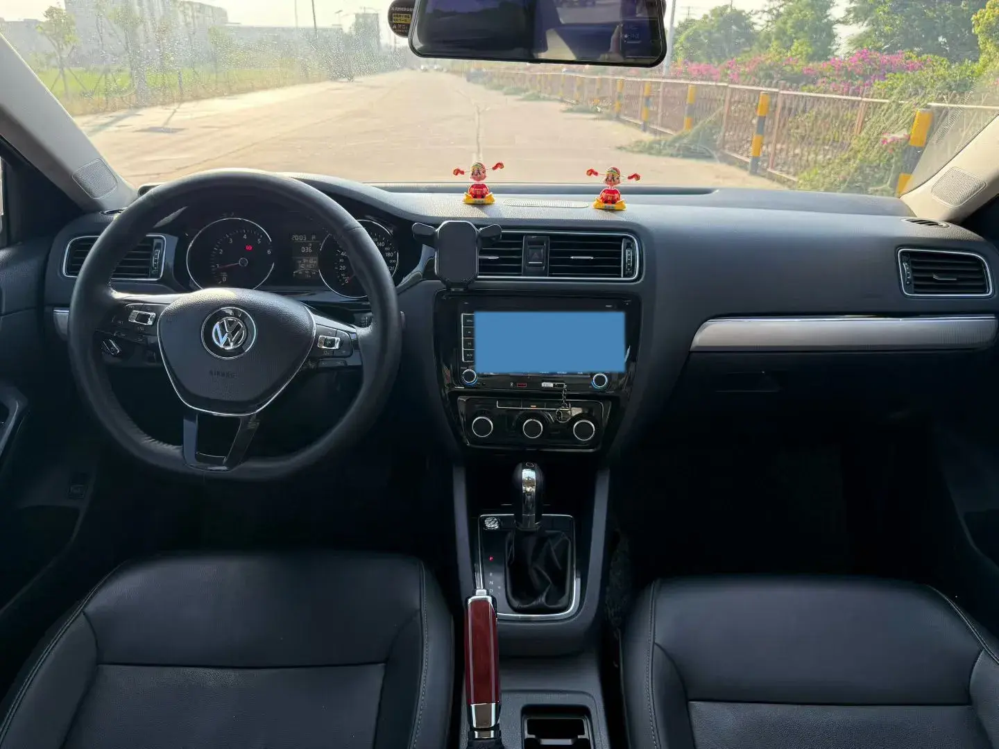 2018 VOLKSWAGEN SAGITAR thumbnail 4