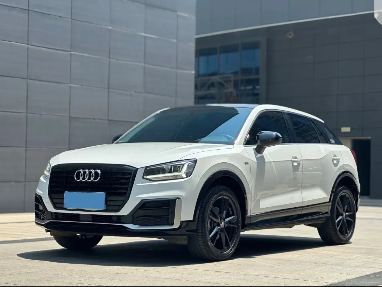 2021 AUDI Q2L view 1